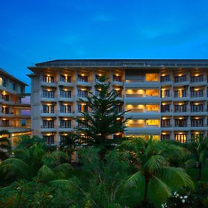 Lombok Raya Hotel